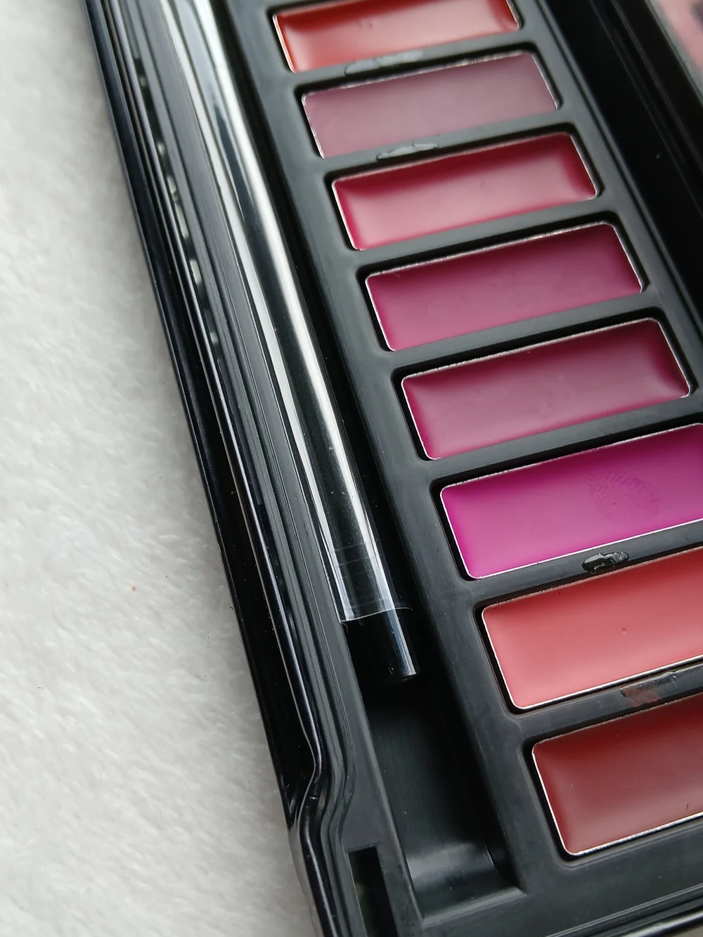 Amuse SEXY 💋 4U 12 Color Lip Color Palette with Lippie Brush - NIB/NWT